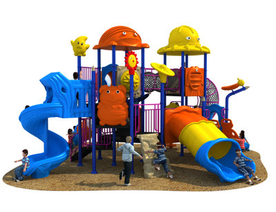 儿童游乐区大型户外活动建立自己的自定义幻灯片游乐场